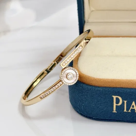 Piaget Possession bracelet 18k yellow gold white mother-of-pearl clear diamond 16cm inner circumference