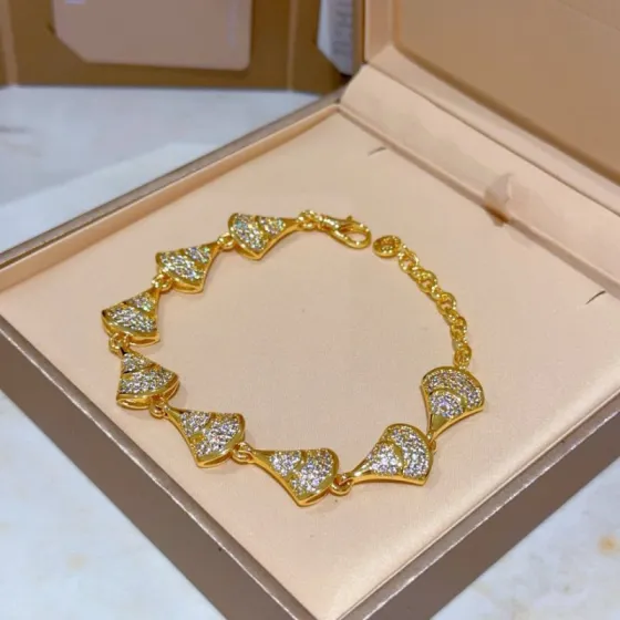 Bvlgari DIVAS DREAM bracelet yellow gold with clear pave diamonds 18cm