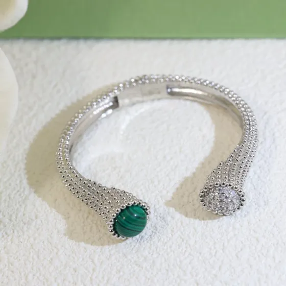 Van Cleef Arpels Perlee bracelet 18k white gold green malachite clear diamond pave 17cm inner circumference
