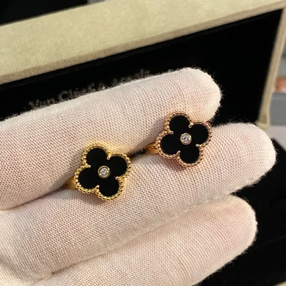 Van Cleef Arpels Alhambra ring Yellow gold with black onyx and diamond US 6