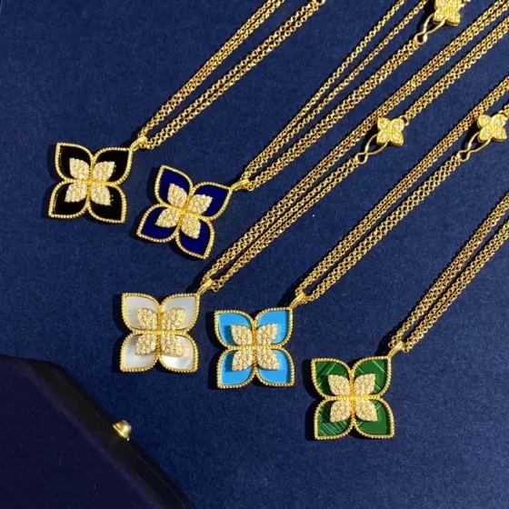 Van Cleef Arpels Venetian Princess necklace Yellow gold with diamond pave available with black onyx blue lapis lazuli white mother-of-pearl turquoise or green malachite inlay 42cm