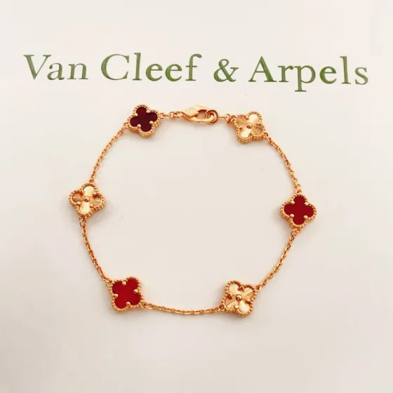 Van Cleef Arpels Sweet Alhambra bracelet Rose gold metal with red carnelian and guilloche rose gold clover motifs 16cm