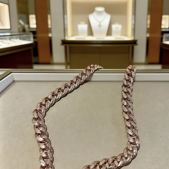 Bvlgari DIVAS DREAM necklace 18K rose gold with diamond accents 60