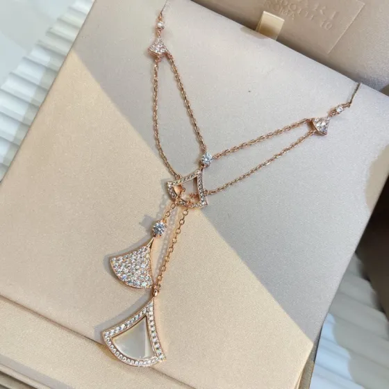 Bvlgari Diva s Dream necklace 18k rose gold white mother-of-pearl pave diamonds 41-43cm adjustable