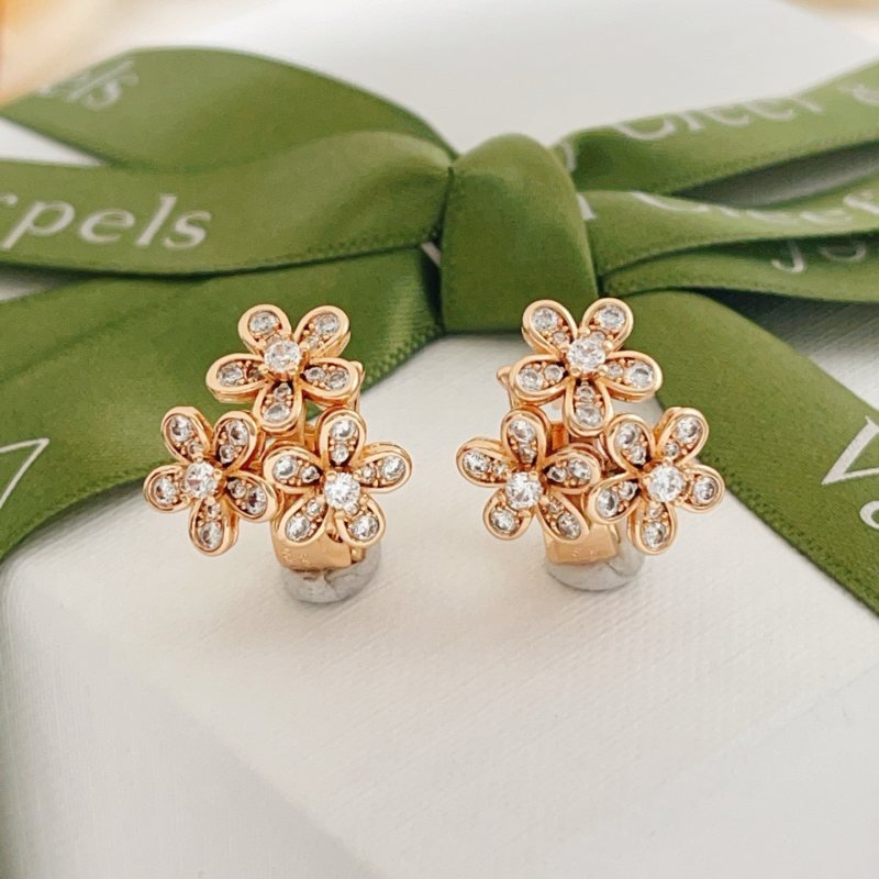 Van Cleef Arpels Socrate earrings 18k rose gold clear diamond 12mm width