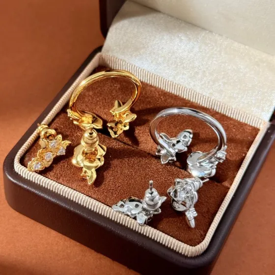 Piaget Rose ring Yellow gold with clear diamonds white gold with clear diamonds 50