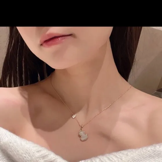 Qeelin Wulu necklace 18K white gold white mother-of-pearl diamond 42cm