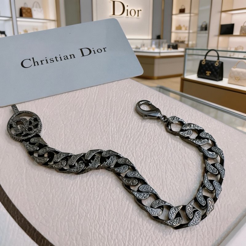 Dior CD Logo Engraved Curb Chain Bracelet bracelet Gunmetal black ruthenium-finish metal with engraved detailing 19cm