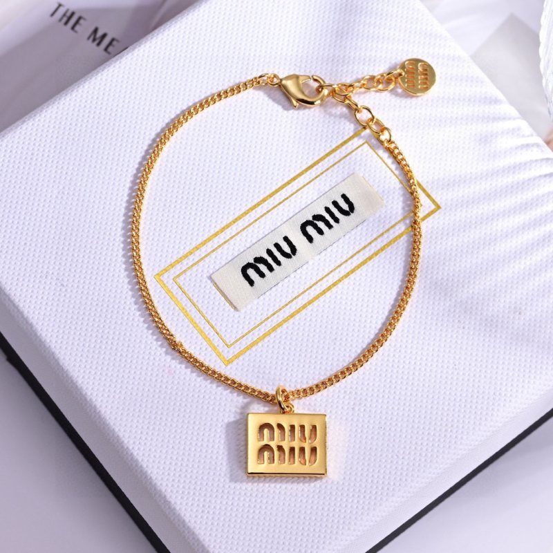 Miu Miu Logo Square Pendant bracelet gold-tone metal 16cm with 3cm extender
