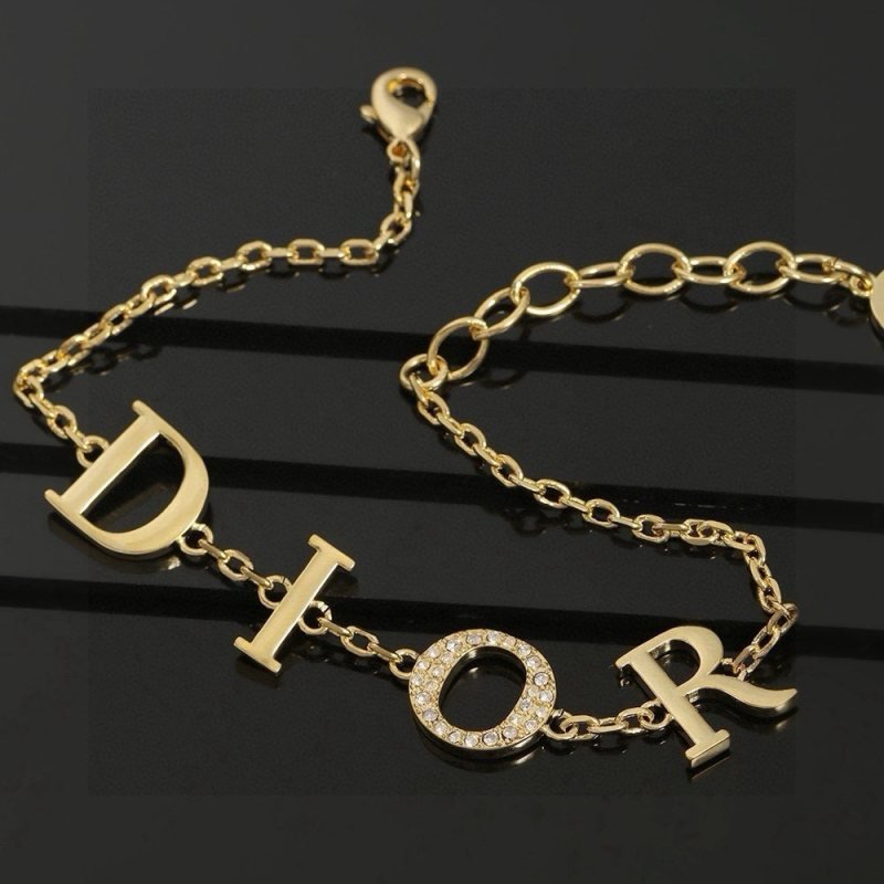 Dior Dio r evolution necklace gold-tone metal with clear crystal pave on the O letter charm 42cm with 5cm extender