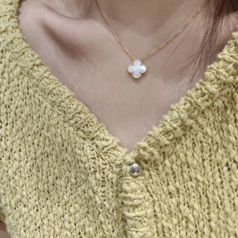 Van Cleef Arpels Sweet Alhambra necklace Rose gold white mother-of-pearl 42cm