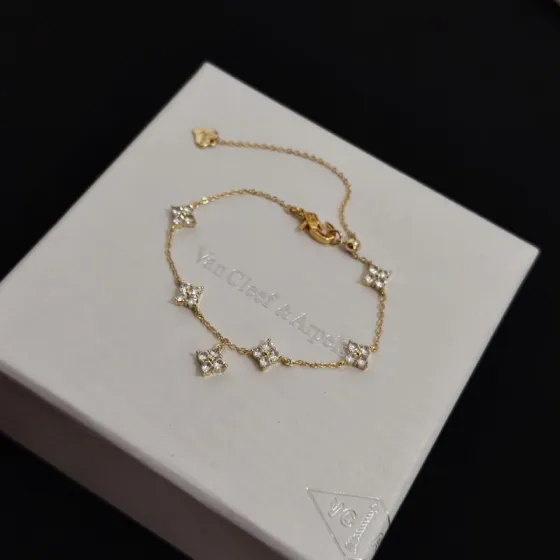 Van Cleef Arpels Alhambra bracelet yellow gold clear diamond 17cm
