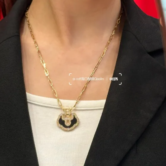 Qeelin Yu Yi necklace 18K rose gold with black onyx and diamond accents 18K white gold with red carnelian and diamond accents 18K white gold with black onyx and diamond accents 18K rose gold with red carnelian and diamond accents 45cm