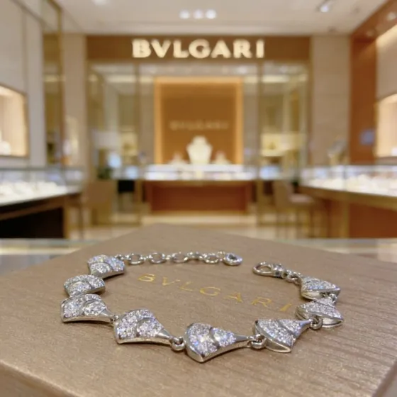 Bvlgari DIVAS DREAM bracelet 18k white gold pave set clear diamonds 18cm