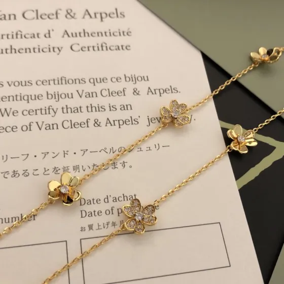Van Cleef Arpels Frivole 9 Flower necklace Yellow Gold with Diamond Accents 42cm