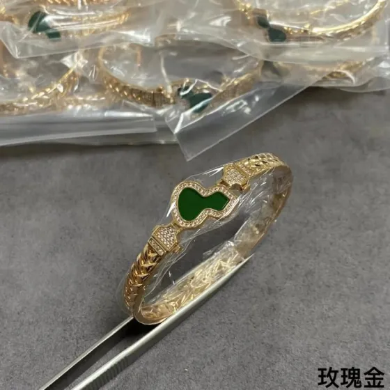 Qeelin Wulu bracelet Rose gold with green malachite and diamond accents 17cm