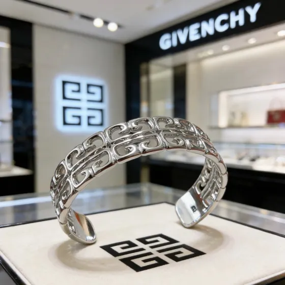 Luxury necklace