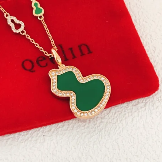 Qeelin Wulu necklace 18K rose gold green malachite clear diamond 42cm with 5cm extender