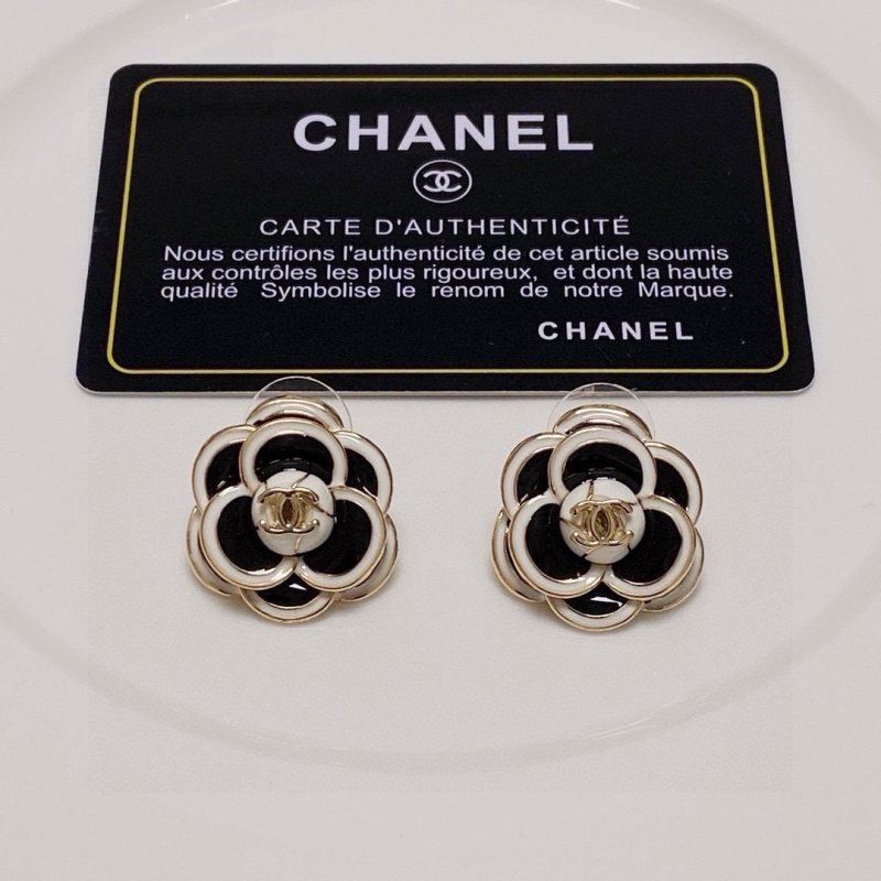 Chanel Camellia CC Stud Earrings earrings gold-tone metal with black and white enamel 2cm diameter