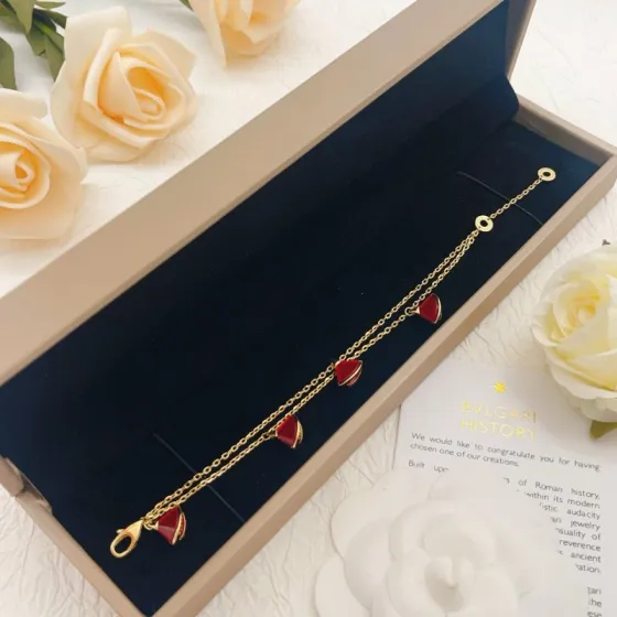 Bvlgari Divas Dream bracelet Yellow gold with carnelian red stone accents 18cm