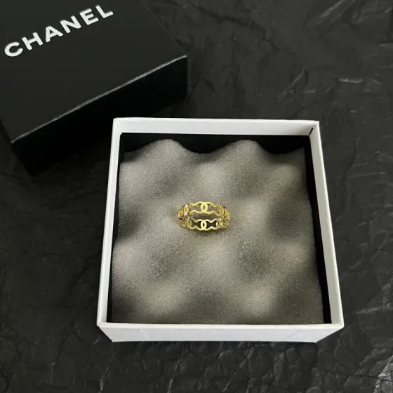 Chanel CC Logo Wavy Band Ring ring Gold-tone metal no accent stones US 7