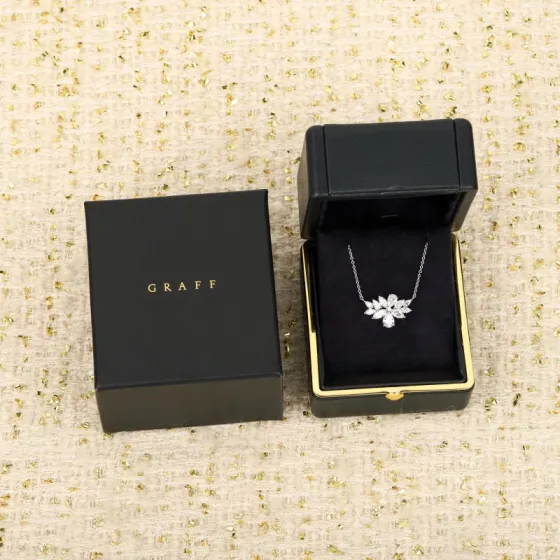 Graff Classic Butterfly necklace 18K white gold white diamond 18 inch