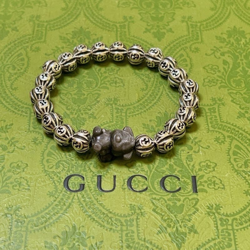 Gucci Anger Forest Bear Beaded Bracelet bracelet Aged silver metal with dark gray carved bear charm 18cm