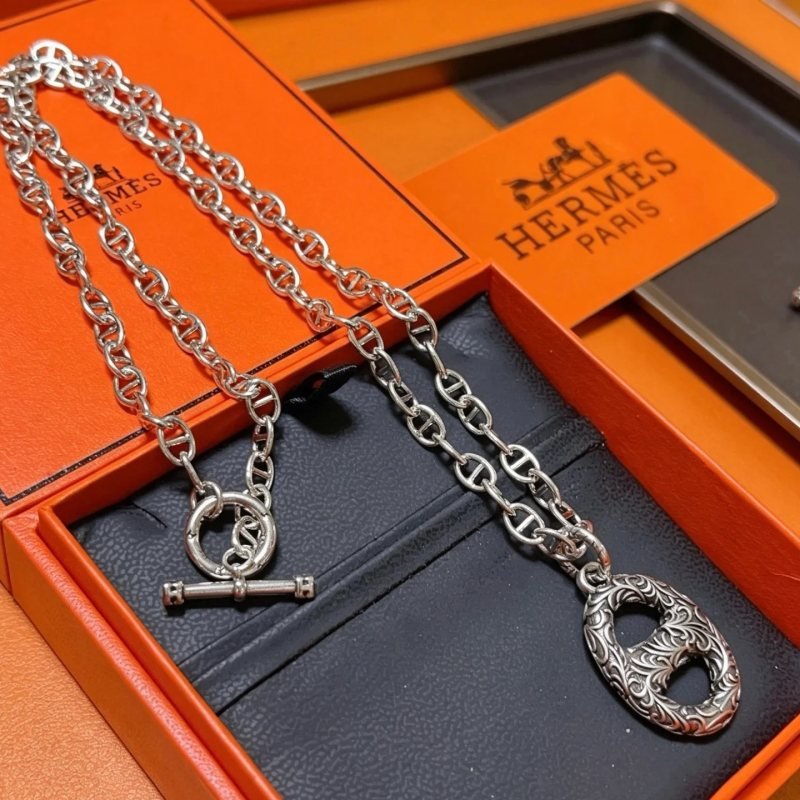 Hermes Farandole Chaine d Ancre Engraved necklace Antique silver-toned metal with engraved scrollwork detailing no additional gemstones 50cm