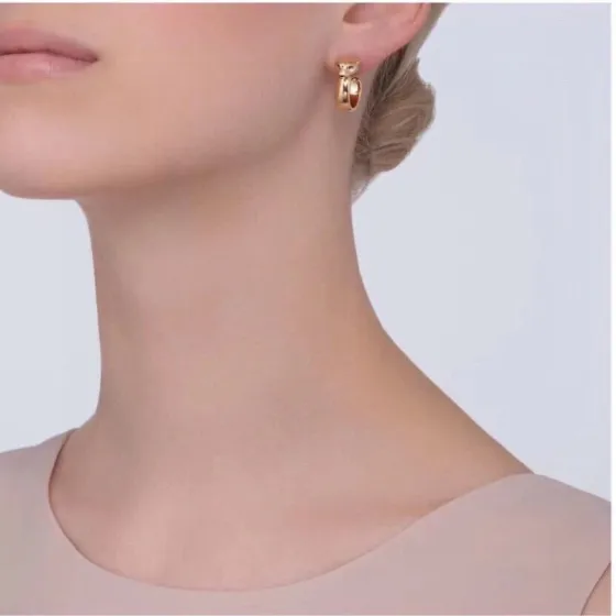Cartier Panthere de Cartier earrings 18K yellow gold with green tsavorite garnet eyes and black lacquer accents One Size
