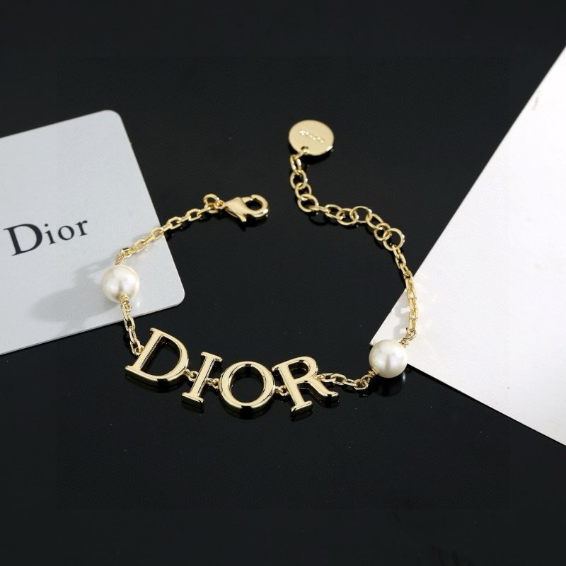 Dior Dior Tribales DIOR Letter Bracelet bracelet gold-tone metal with white resin pearls 18cm with 3cm extension chain