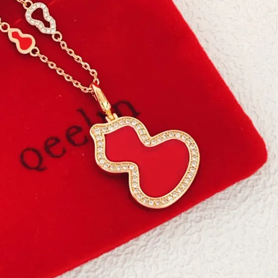 Qeelin Wulu necklace rose gold red carnelian clear diamond 42cm