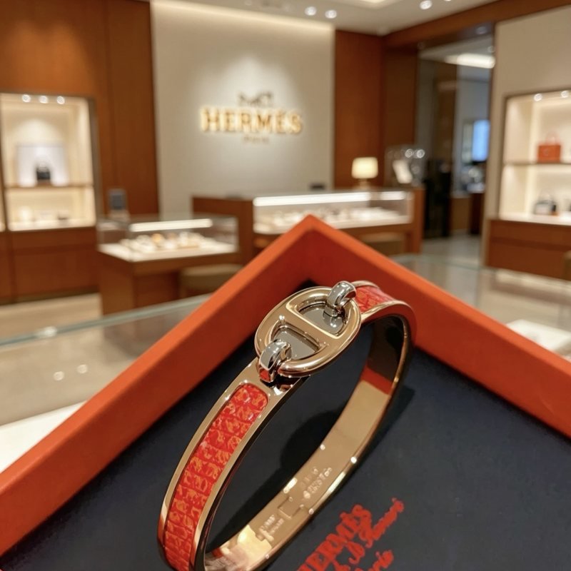 Hermes Mini Clic Chaine d Ancre bracelet Rose gold plated metal with red enamel inlay 17cm