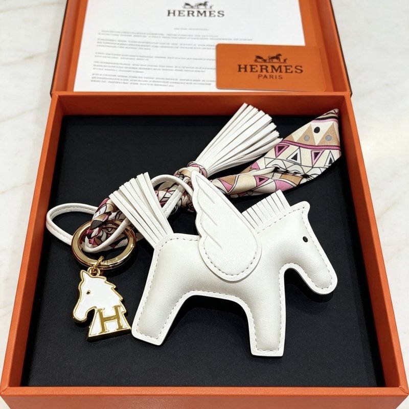 Hermes Rodeo Pegase Key Charm pendant White leather with gold tone metal multicolor printed silk twilly 12cm