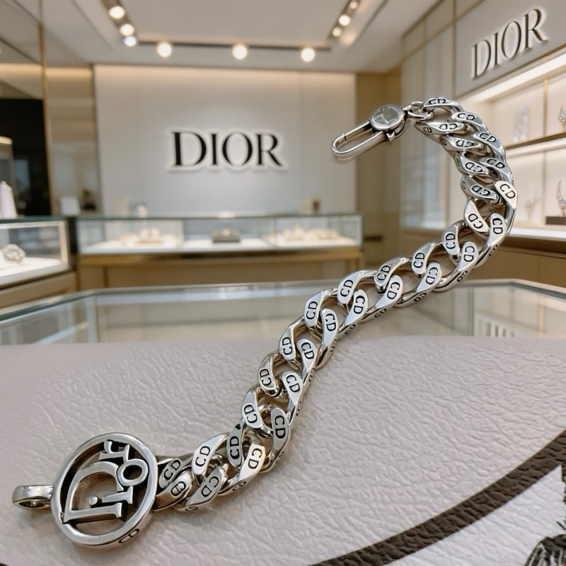 Dior CD Icon Cuban Chain Bracelet bracelet Silver-toned metal with black enamel CD logo detailing 19cm