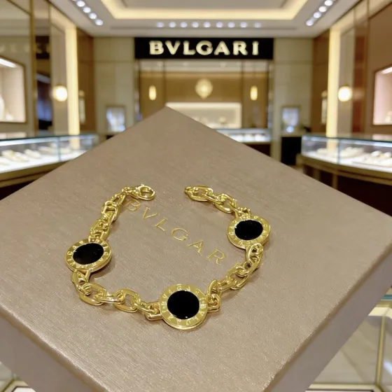 Bvlgari Bvlgari Bvlgari bracelet Yellow gold with black onyx inlays 18cm