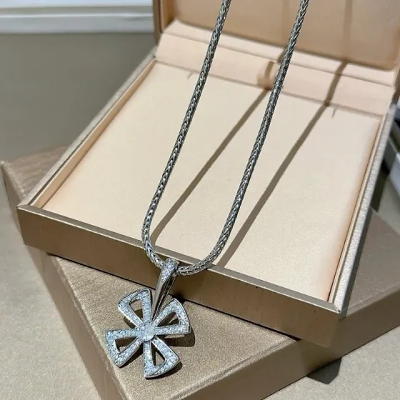 Bvlgari Divas Dream necklace Silver-toned white gold with clear pave diamonds 60cm