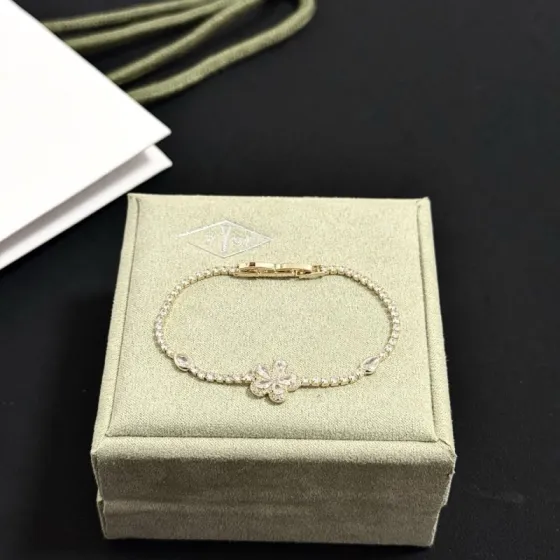 Van Cleef Arpels Frivole bracelet 18K yellow gold clear diamond 17cm