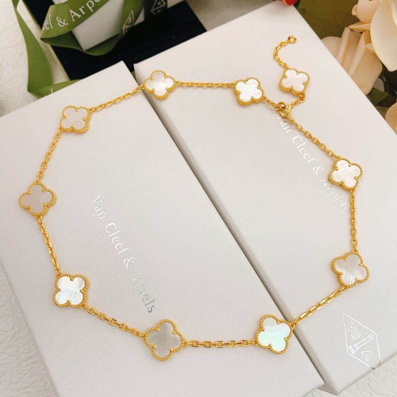 Van Cleef Arpels Alhambra Vintage 10 Motifs necklace Yellow Gold with White Mother of Pearl 42cm