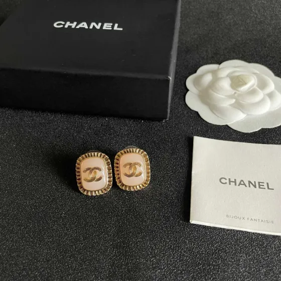 Chanel CC Logo Ribbed Edge Resin Stud Earrings earrings gold-tone metal light pink resin 2cm diameter