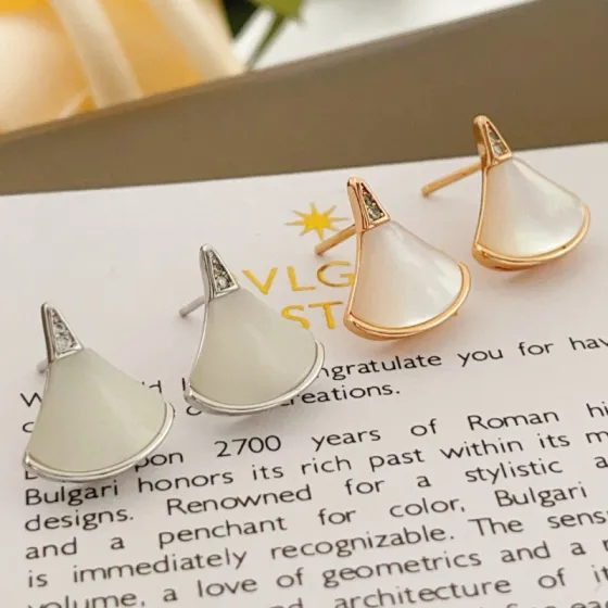 Bvlgari Divas Dream earrings Rose gold white gold with white mother-of-pearl and diamond accents One Size