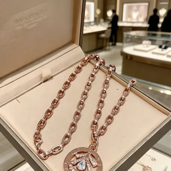 Bvlgari Divas Dream necklace Rose gold with clear diamonds 60cm