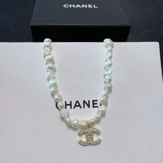 Chanel CC Logo Baroque Pearl Choker necklace Gold-tone metal white freshwater pearl clear crystal 40cm