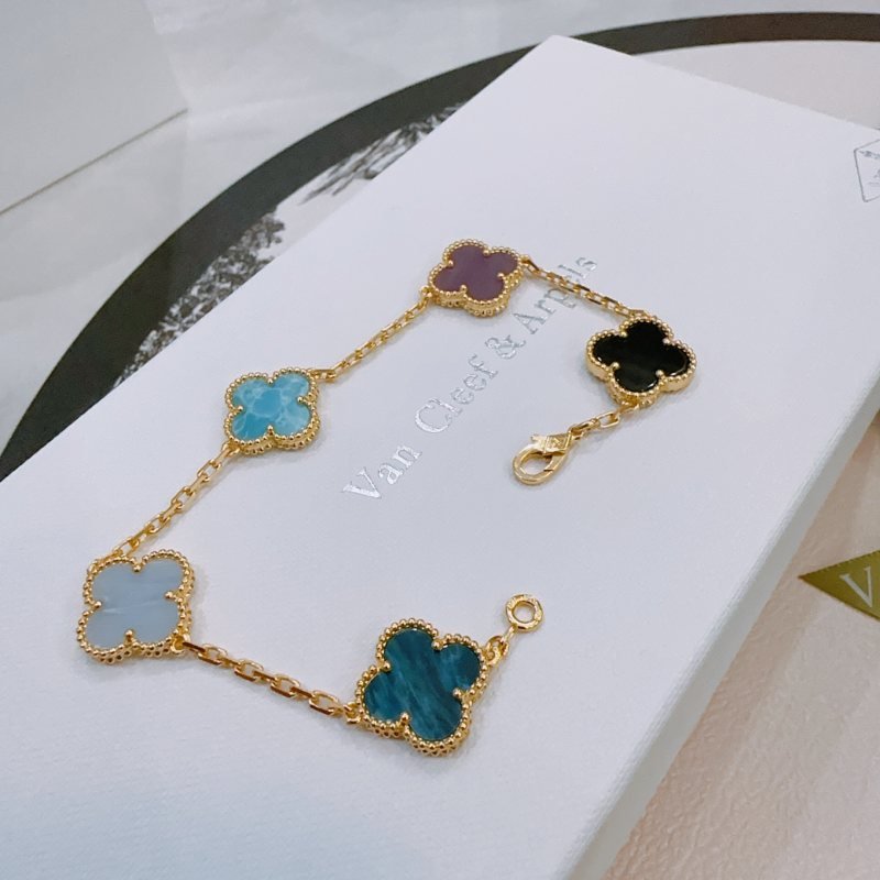 Van Cleef Arpels Alhambra bracelet Yellow gold with multicolor clover inlays sky blue pale blue-gray deep teal blue purple black 19cm