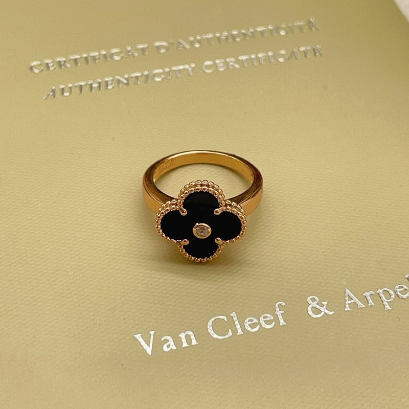 Van Cleef Arpels Vintage Alhambra ring 18k rose gold black onyx diamond No 6