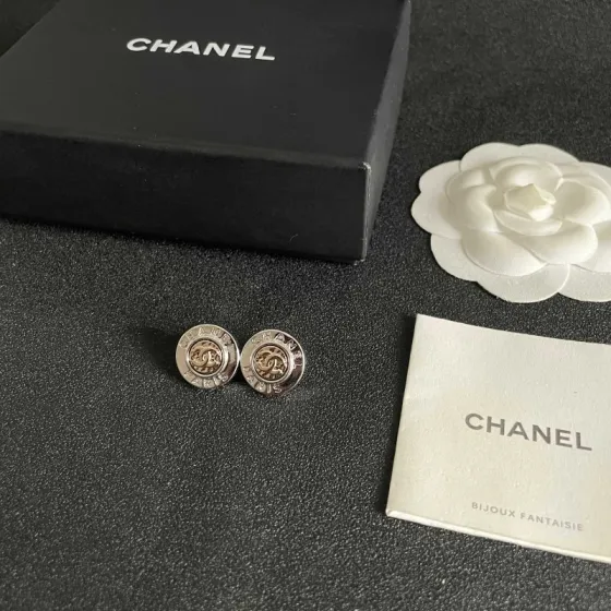 Chanel CC Logo Paris Button Stud Earrings earrings Two-tone silver and gold metal 1 2cm diameter