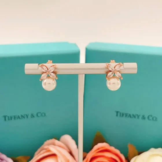 Tiffany Co Victoria Pearl earrings Rose gold clear diamond white freshwater pearl 10mm pearl diameter