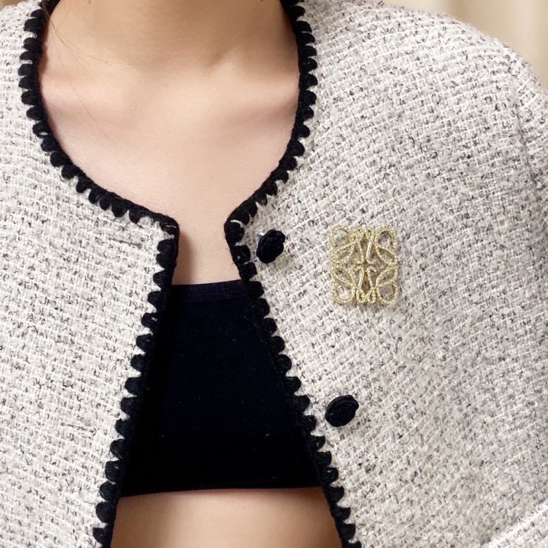 Loewe Anagram brooch Gold-toned metal with clear pave crystals silver-toned metal with clear pave crystals 3 5cm width