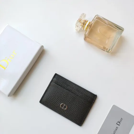 Dior CD Icon card holder black grained calfskin with gold-tone metal logo 10 5 7 5cm