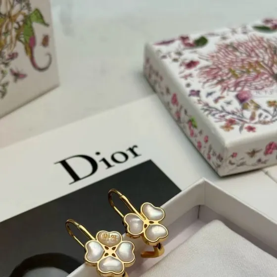 Dior Happy Hearts Clover earrings gold-tone metal with white mother-of-pearl 1 5cm drop length