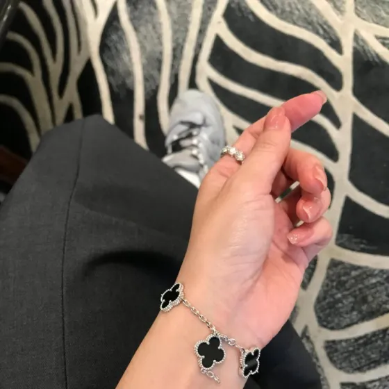 Van Cleef Arpels Alhambra bracelet Silver-toned white gold with black onyx clover motifs 17cm